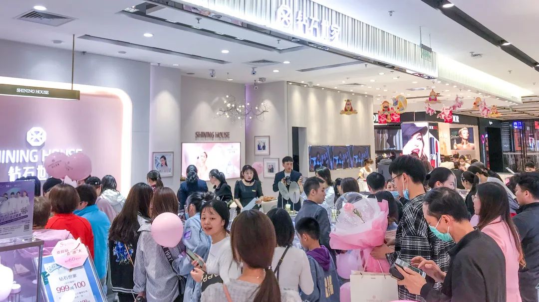 入局新零售、私域月銷400萬，60%線上成交只靠1個爆品！